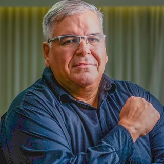 Mauro Abreu, corretor de imóveis